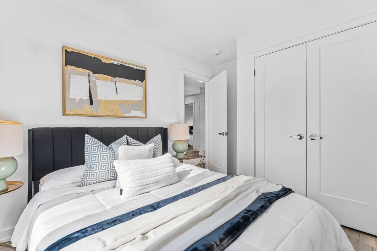 Brand New And Stylish 2br With Sofa Bed, Located 7 Mins From And Sleep 6 Guests