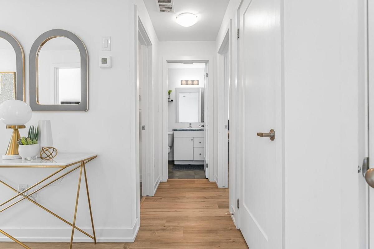 Apartment Brand New And Stylish 2br With Sofa Bed, Located 7 Mins From And Sleep 6 Guests *