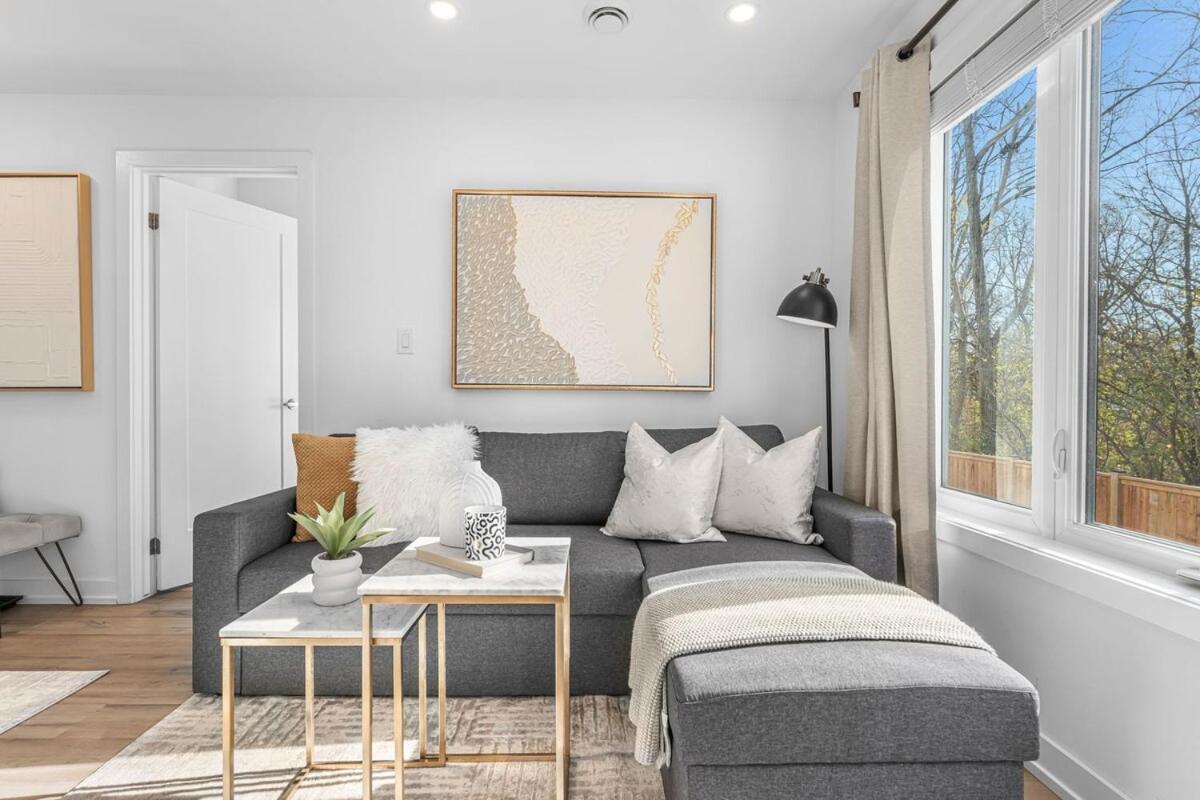 Brand New And Stylish 2br With Sofa Bed, Located 7 Mins From And Sleep 6 Guests Apartment *