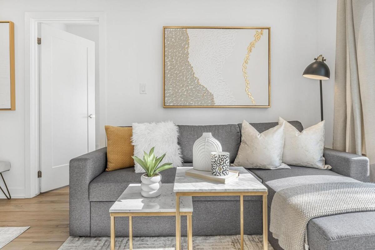 Brand New And Stylish 2br With Sofa Bed, Located 7 Mins From And Sleep 6 Guests Apartment
