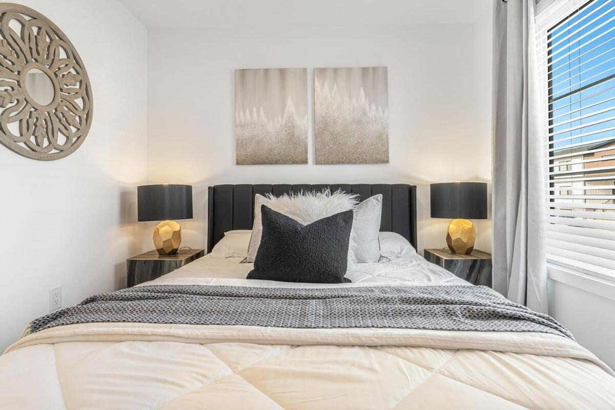 Brand New And Stylish 2br With Sofa Bed, Located 7 Mins From And Sleep 6 Guests Apartment *